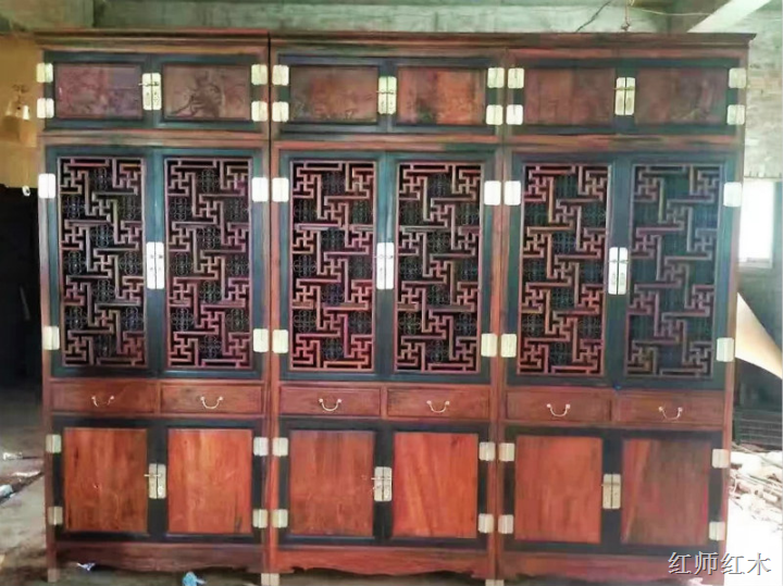 万字三组合书柜（材质老挝酸枝、赞比亚紫檀） 