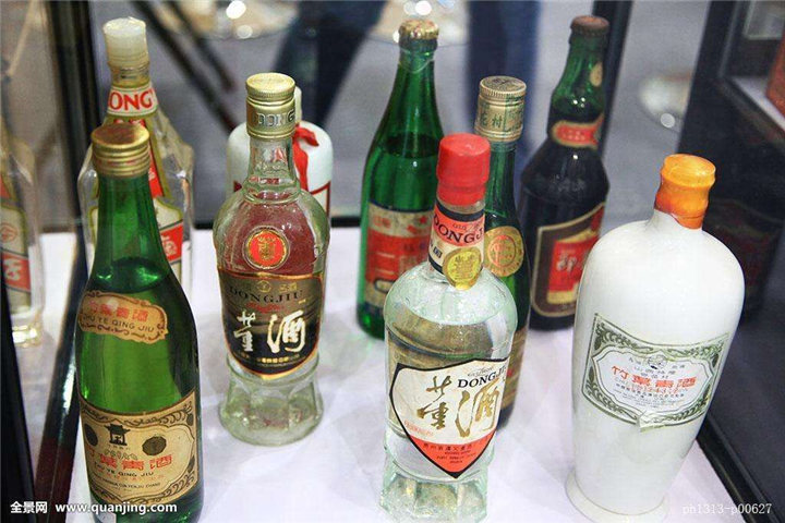 天津回收茅台酒|高档烟酒回收 