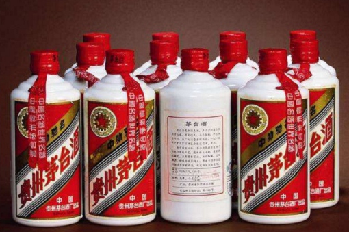 五大花园回收烟酒价格公道—成都烟酒回收中心 