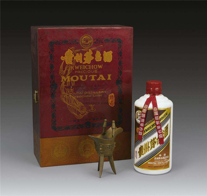 双流烟酒回收；首先，老酒的收藏价值是品质。老酒的年份决定品质 
