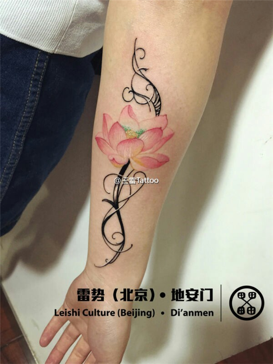 南宁纹身店荷花刺青