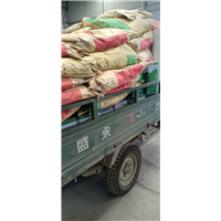 山东挂片50袋胶水40桶网格布30卷发往新沂
