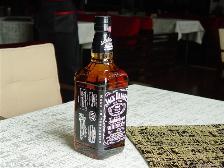 武汉回收烟酒-陈年老酒、茅台酒回收中心 