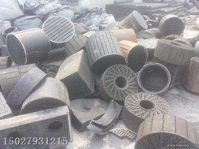 收废散热器，废石墨模具，废坩埚 