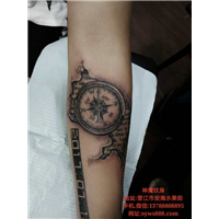 安海手臂纹身 