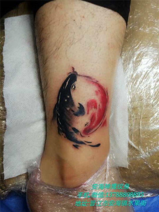 安海腿部纹身 