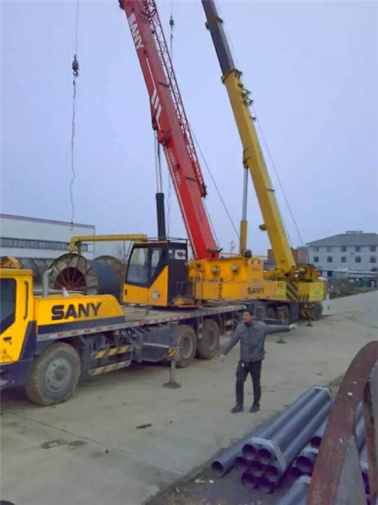 扬州吊车租赁公司的伸缩臂使用