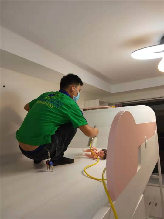 儿童房甲醛治理中 