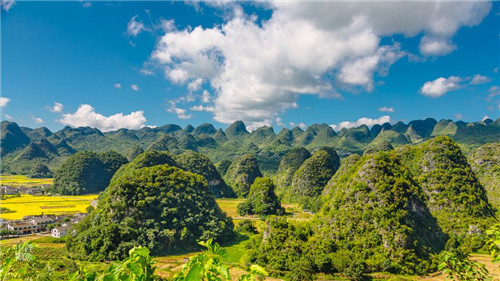 贵州旅游包车——兴义万峰林 