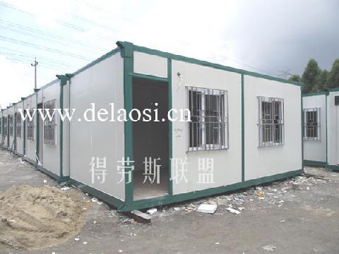 白顶白箱一楼室外