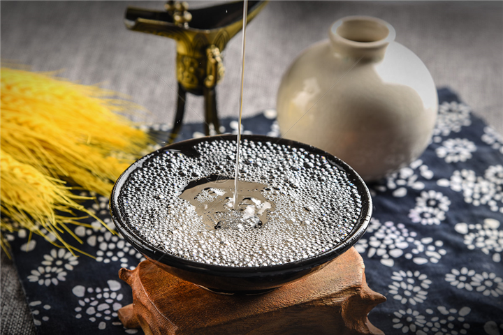 成都回收老酒