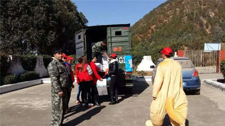凉山搬设备公司 