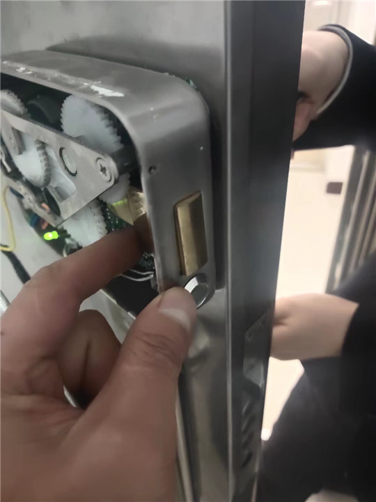 高阳开汽车锁配汽车遥控器多少钱