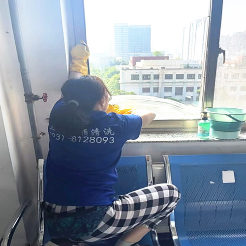 兰州擦玻璃哪家好