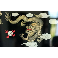 赫哲人制作的鱼皮画