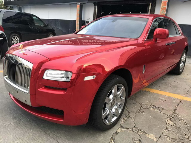 红色劳斯莱斯古斯特婚车 