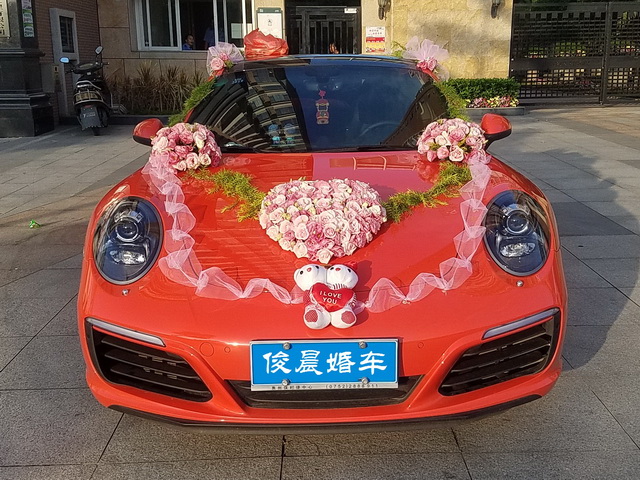 保时捷帕纳梅拉婚车-惠州豪华婚车租赁 
