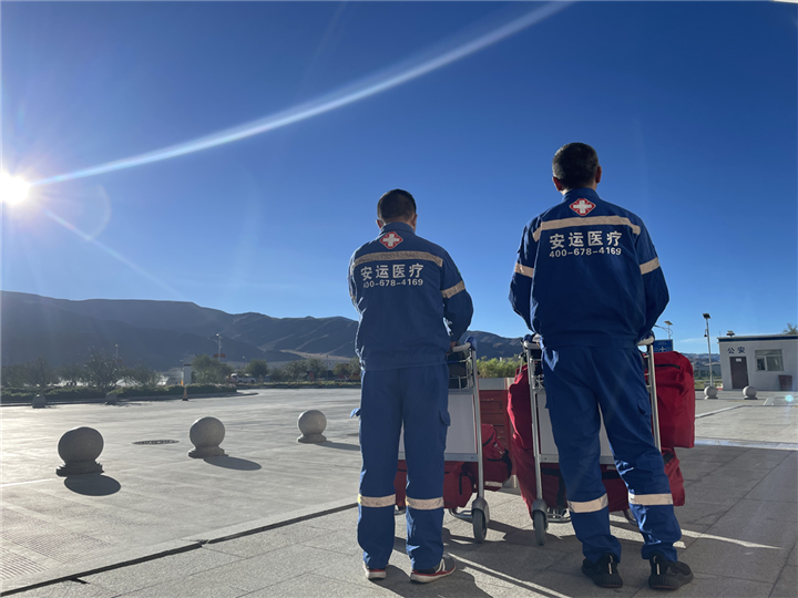成都温江区私人急救车转运病人