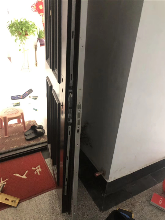 贵阳花溪修卷闸门锁服务电话是多少