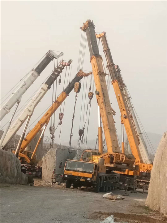 新泰吊车出租价格