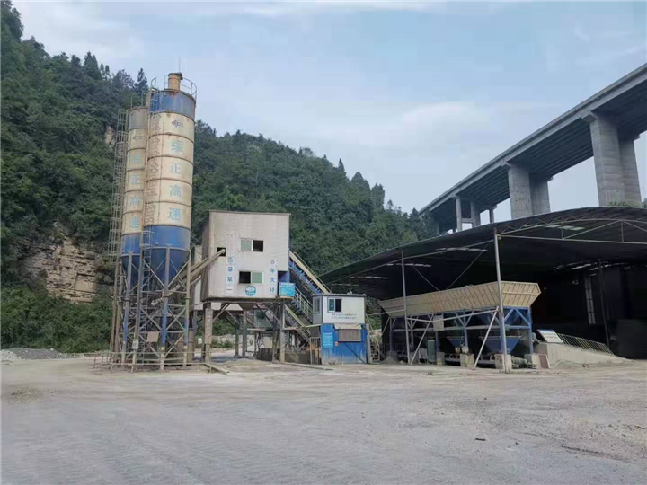 贵阳回收混凝土搅拌站