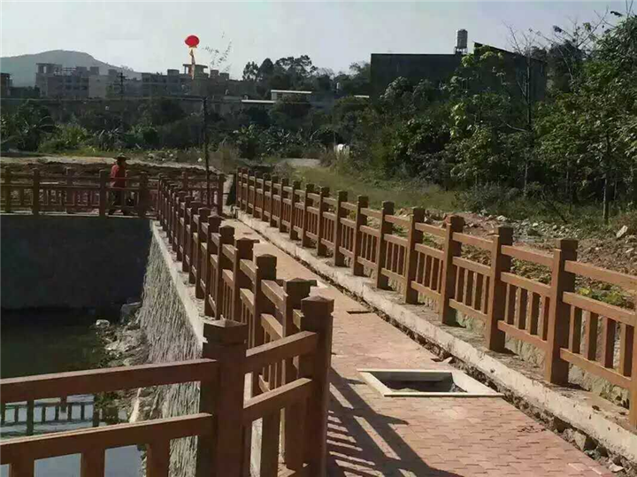 上海水泥仿木栅栏 上海水泥河道围栏
