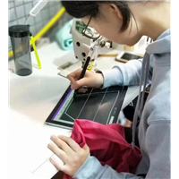 成都沽渔服装培训机构-学员正在认真学习服装绘图