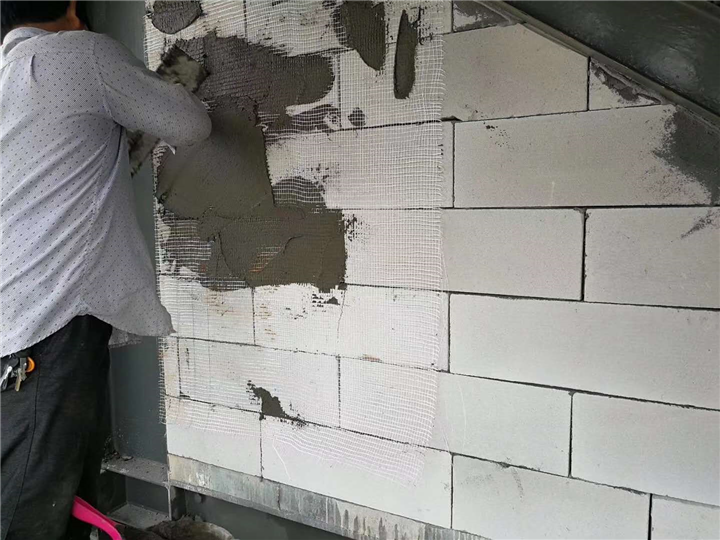 挂网和专用砂浆批荡的效果 