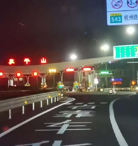大连庄河负压型救护车出租带呼吸机
