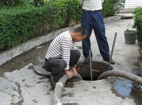 澄海莲上莲下清理下水道。厕所,清理化粪池 