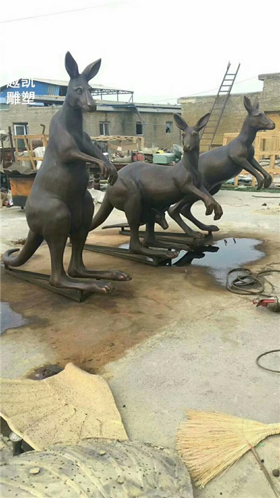 生产旅游区袋鼠雕塑摆放生产