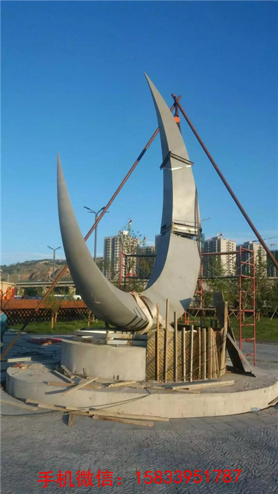 月亮雕塑 不锈钢景观雕塑