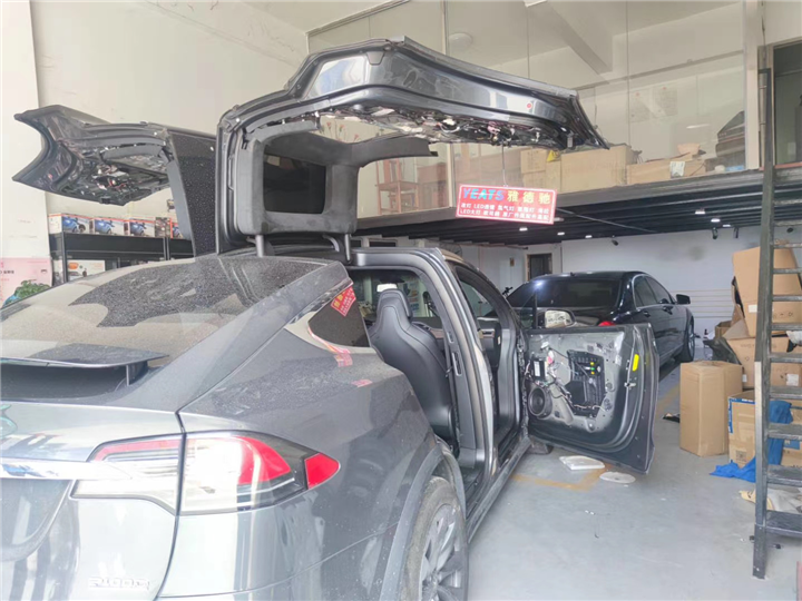 特斯拉modelx氛围灯升级 