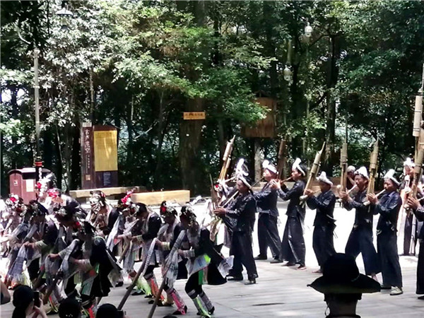 西江千户苗寨旅游包车价格 
