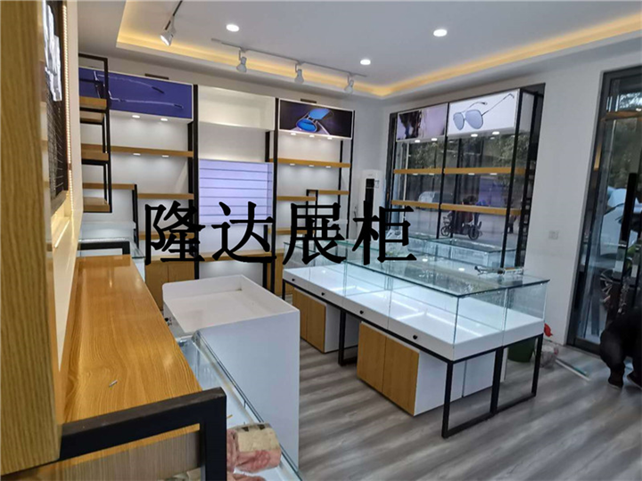 定边钛合金展示柜
