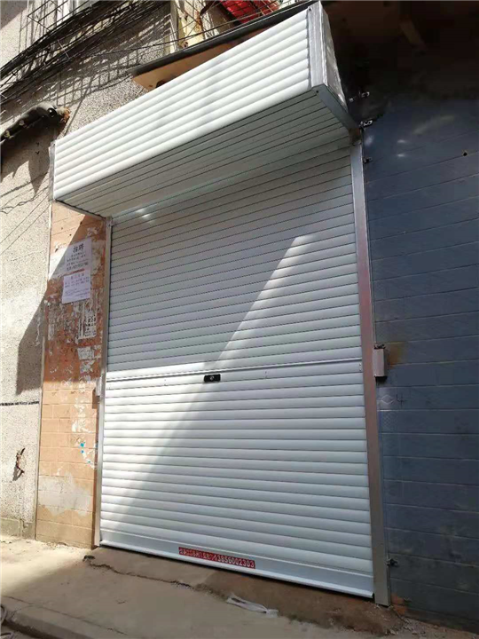 铝合金型材门