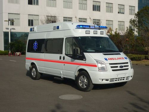 辽阳长途救护车出租重症救护车 