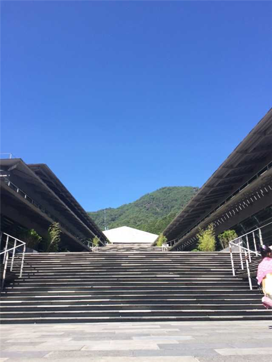 云峰山--滇西道教名山 