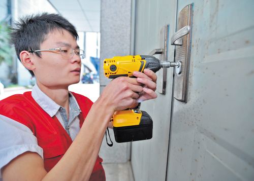 海宁车库门开锁收费多少