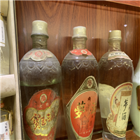 八零年茅台九零年五粮液