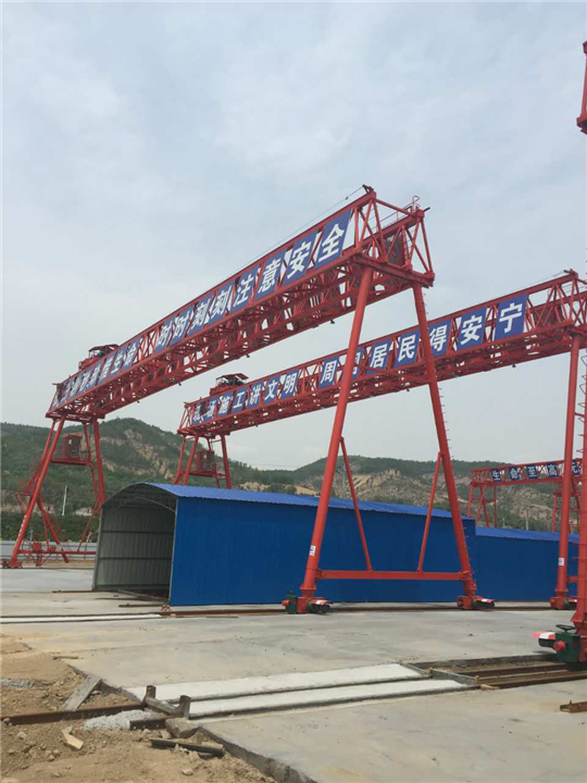 陕西龙门吊租赁，绥延高速龙门吊施工现场 