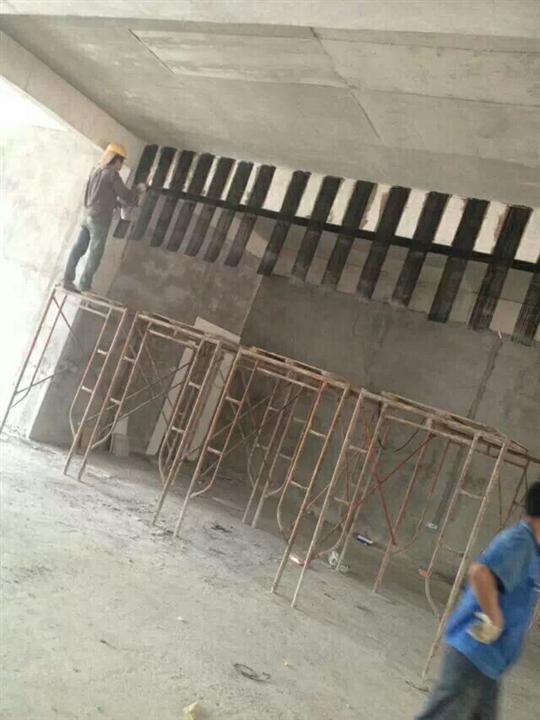 碳纤维布加固 