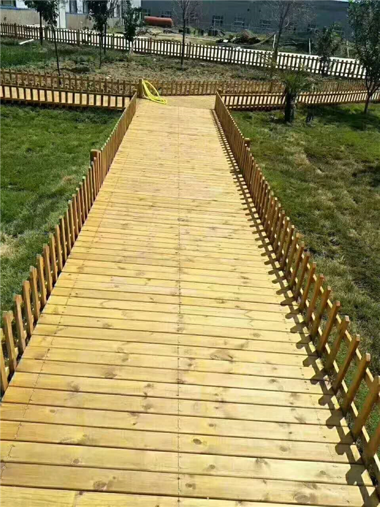 内蒙古防腐木地板 