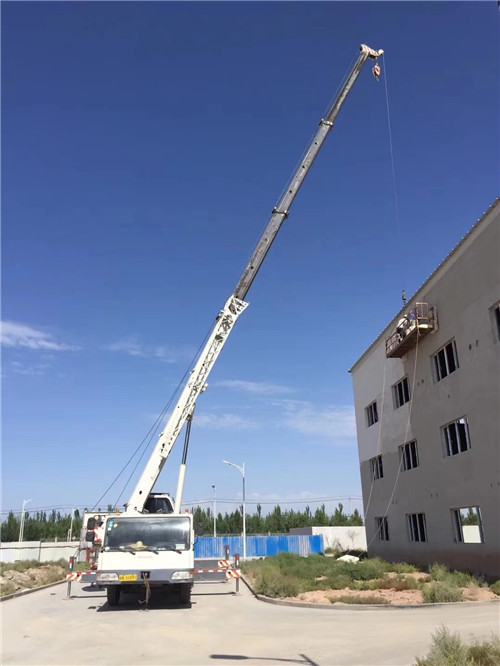 台州路桥哪里有租随车吊要吊装修材料的公司