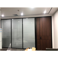 宁波双玻百叶隔断营造出神秘隐约的空间效果 