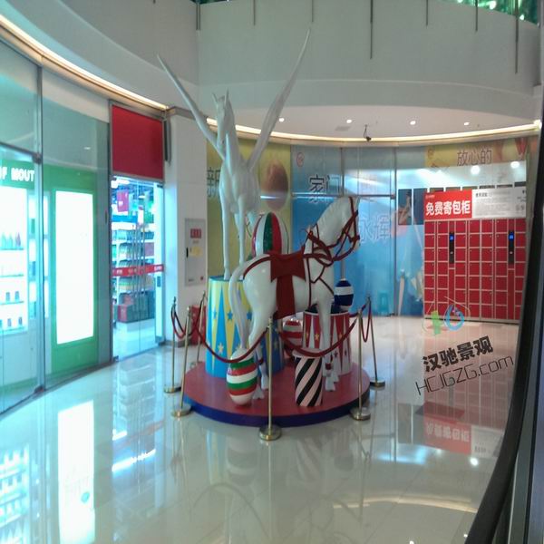 重庆龙湖马年美陈布置