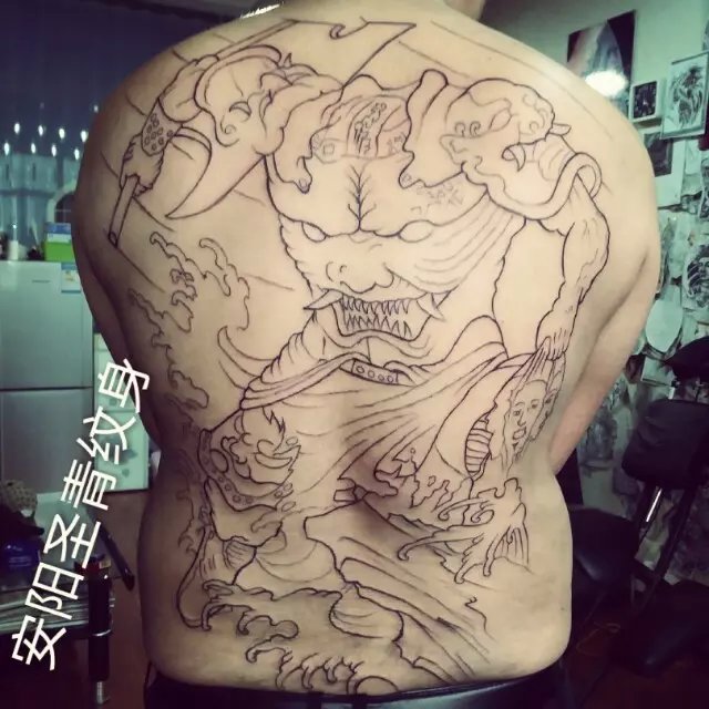 圣青纹身 