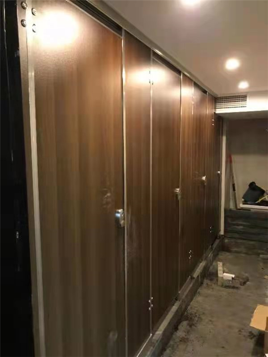 昆明防水卫生间隔断应当注意的3大问题
