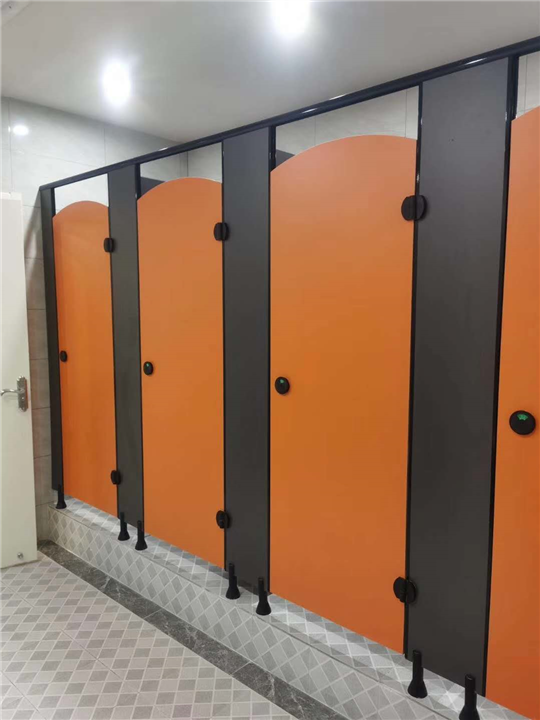 云南昆明卫生间隔断门价格和选购技巧