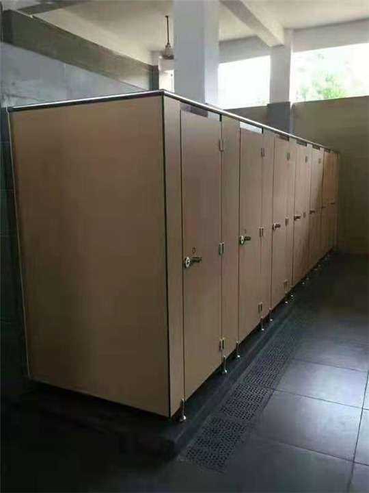 云南公共卫生间隔断板材应该怎么选择